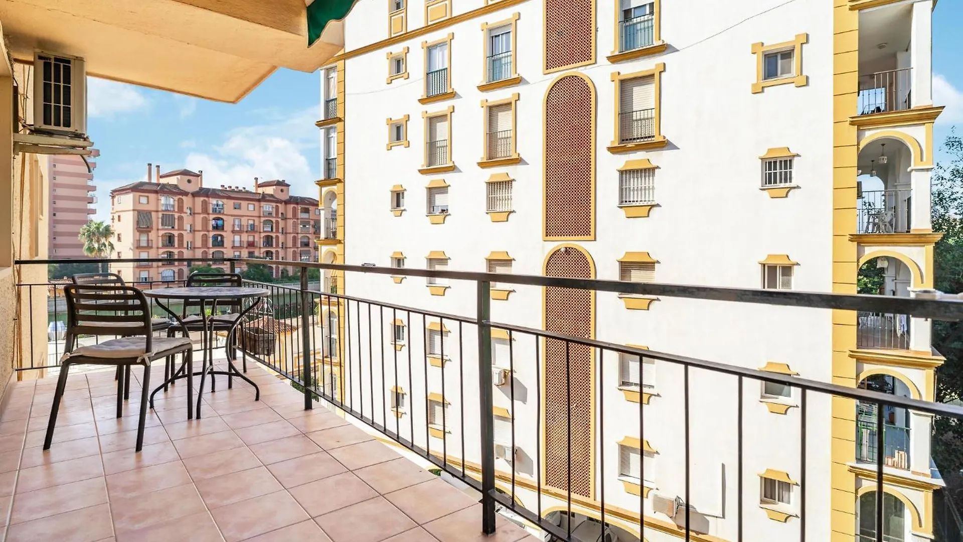 Awesome Apartment In Fuengirola With Wifi