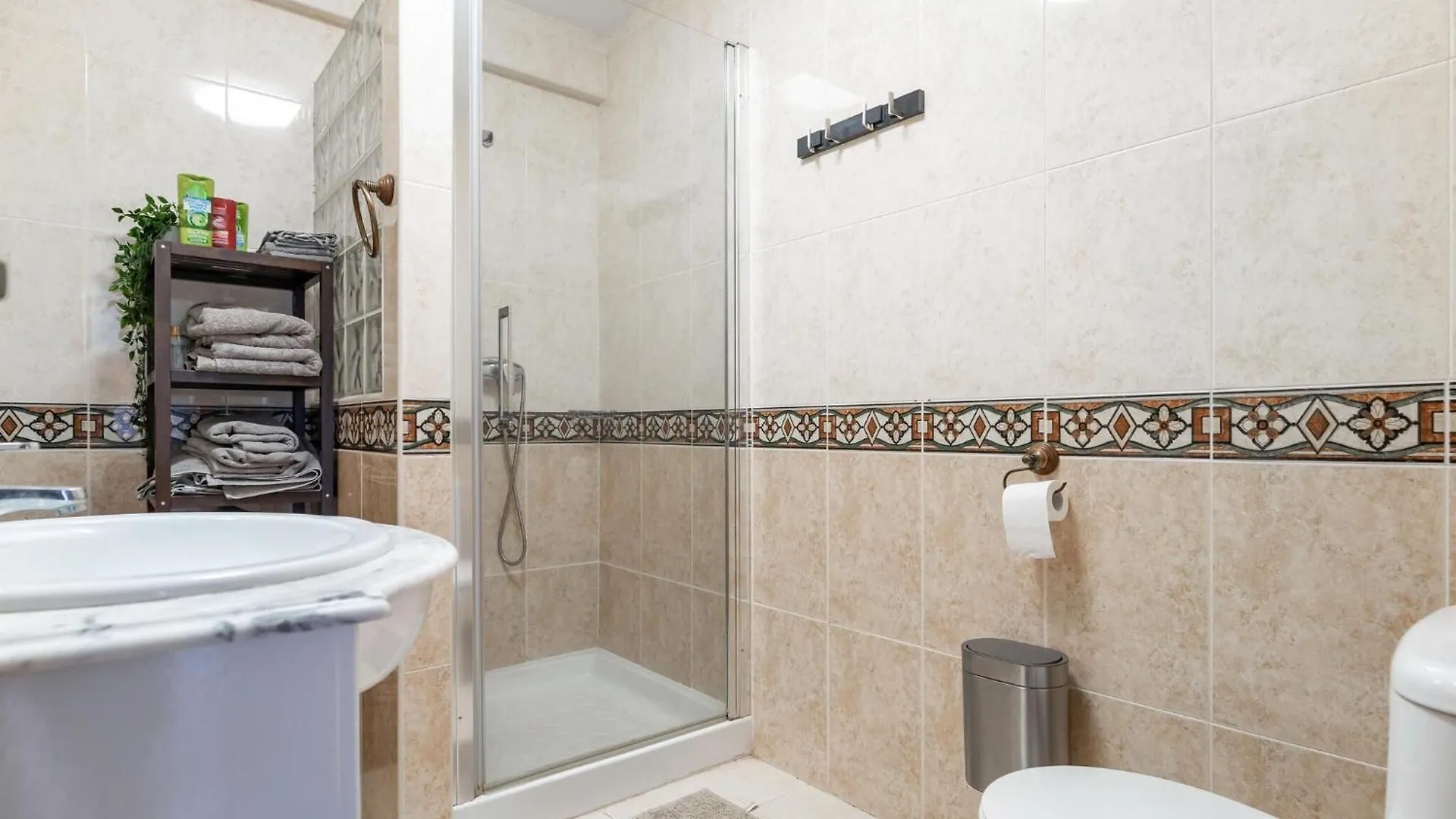 Awesome Apartment In Fuengirola With Wifi España